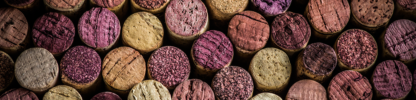 Weinkorken nebeneinander