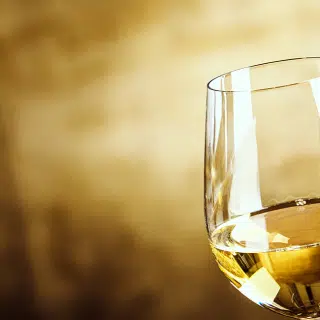 Weißwein im Glas